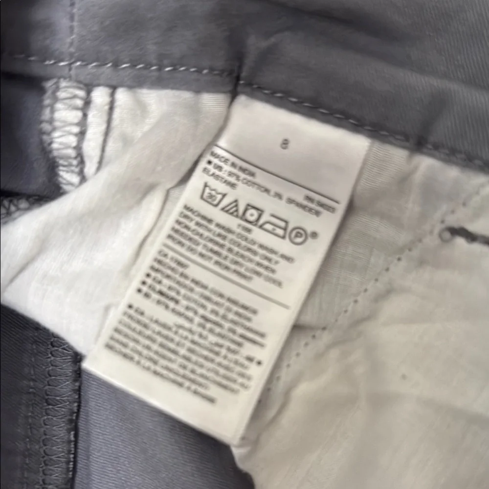 Old Navy Women's Gray Jeans - Picture 6 of 6
